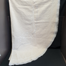 Скатерть овальной формы, лён, вышивка, кружево, размер 130х230см, СССР